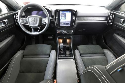 Silver Dawn Metallic 2023 Volvo XC40 Recharge Pure Electric Twin Plus