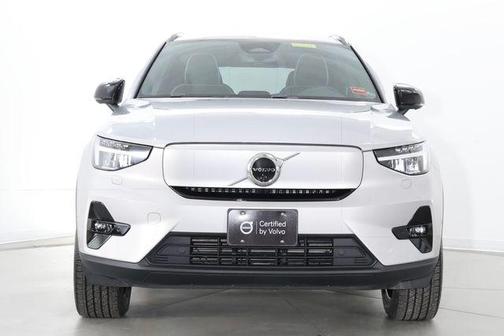 Silver Dawn Metallic 2023 Volvo XC40 Recharge Pure Electric Twin Plus