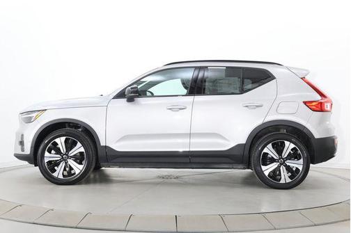 Silver Dawn Metallic 2023 Volvo XC40 Recharge Pure Electric Twin Plus