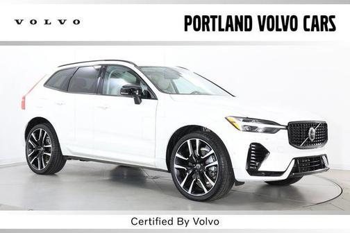 Crystal White Metallic 2024 Volvo XC60 Recharge Plug-In Hybrid T8 Ultimate Dark Theme