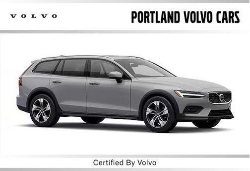 Vapour Grey Metallic 2025 Volvo V60 Cross Country Plus, B5 AWD Gas (mild hybrid)