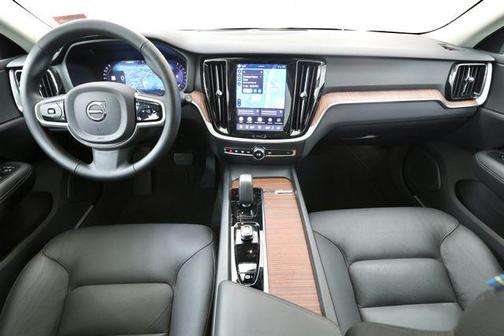 Vapour Grey Metallic 2025 Volvo V60 Cross Country Plus, B5 AWD Gas (mild hybrid)