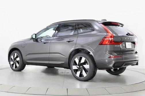 2025 Volvo XC60 Plug-In Hybrid T8 Plus