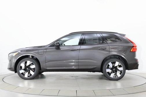 2025 Volvo XC60 Plug-In Hybrid T8 Plus