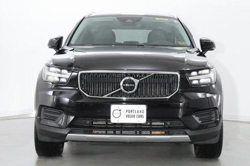 2020 Volvo XC40 T5 Momentum