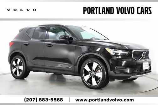 2020 Volvo XC40 T5 Momentum