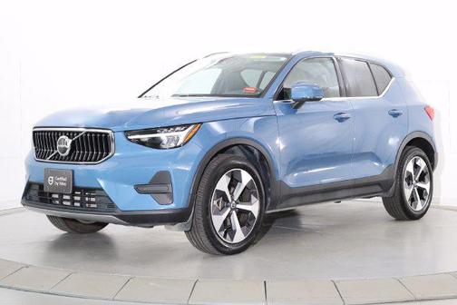 Fjord Blue Metallic 2025 Volvo XC40 B5 Core Bright Theme