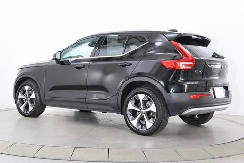 2025 Volvo XC40 B5 Plus Bright Theme