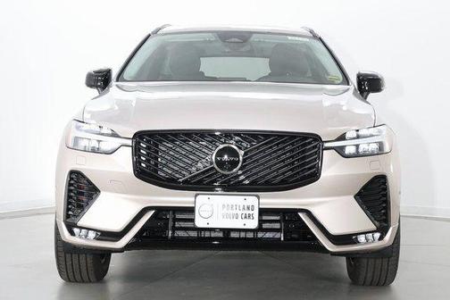 Bright Dusk Metallic 2026 Volvo XC60 B5 Plus