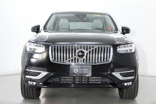 Onyx Black Metallic 2023 Volvo XC90 B6 Plus 7-Seater