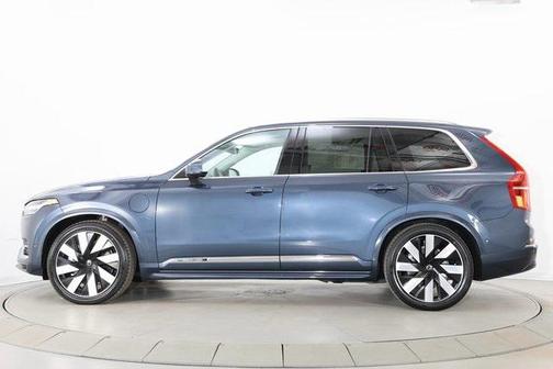 2023 Volvo XC90 Recharge Plug-In Hybrid T8 Ultimate Bright Theme 7-Seater