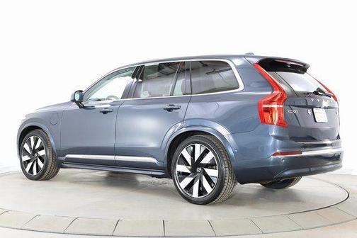 2023 Volvo XC90 Recharge Plug-In Hybrid T8 Ultimate Bright Theme 7-Seater