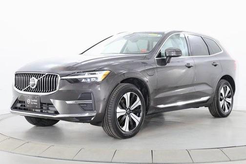 2023 Volvo XC60 Recharge Plug-In Hybrid T8 Plus Bright Theme