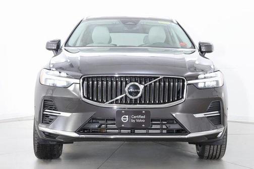 2023 Volvo XC60 Recharge Plug-In Hybrid T8 Plus Bright Theme