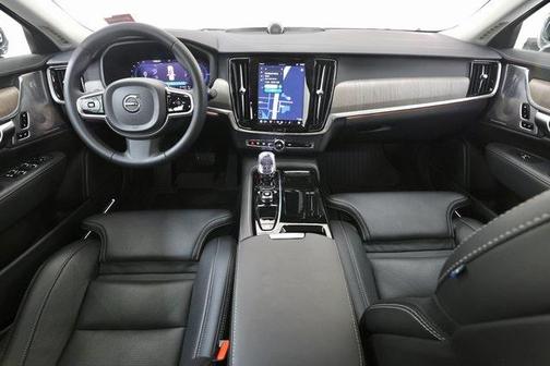 2024 Volvo S90 Recharge Plug-In Hybrid T8 Ultimate