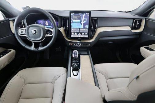 Onyx Black Metallic 2026 Volvo XC60 B5 Plus