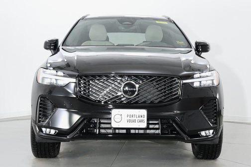 Onyx Black Metallic 2026 Volvo XC60 B5 Plus