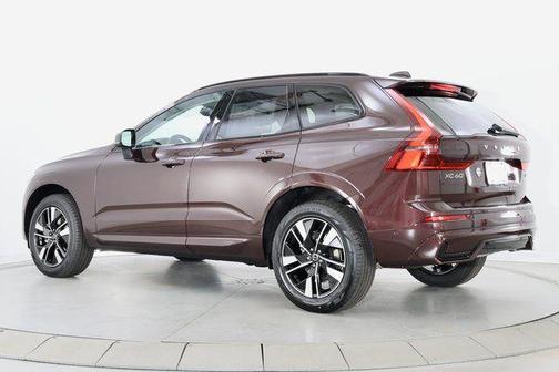 Mulberry Metallic 2026 Volvo XC60 B5 Plus