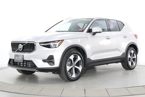 Silver Dawn Metallic 2025 Volvo XC40 B5 Plus Bright Theme