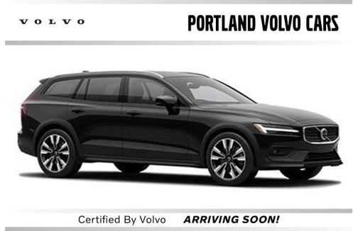 2025 Volvo V60 Cross Country Plus, B5 AWD Gas (mild hybrid)