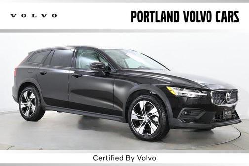 2025 Volvo V60 Cross Country Plus, B5 AWD Gas (mild hybrid)