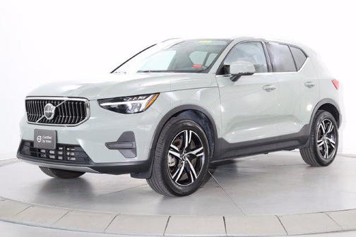 Sage Green Metallic 2024 Volvo XC40 B5 Core Bright Theme