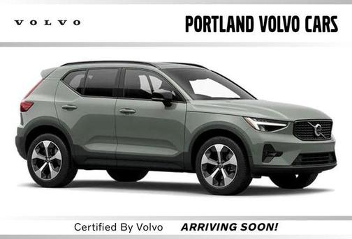 Sage Green Metallic 2024 Volvo XC40 B5 Core Bright Theme