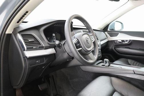 2023 Volvo XC90 B5 Core