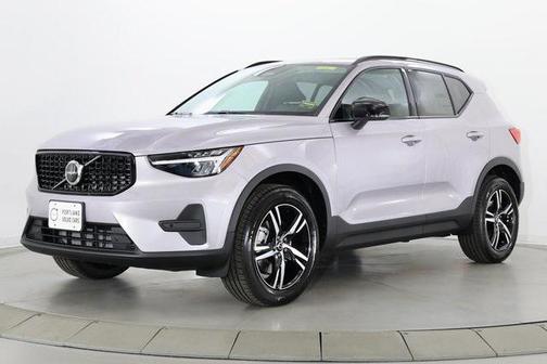 2026 Volvo XC40 B5 Core