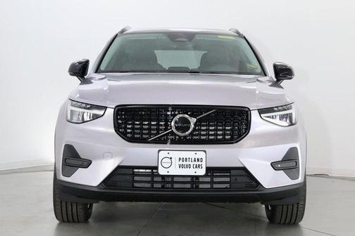 2026 Volvo XC40 B5 Core