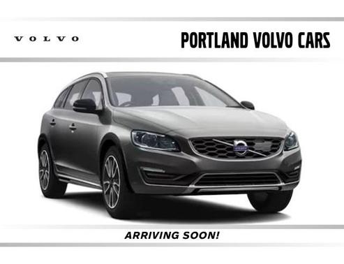 2018 Volvo V60 Cross Country T5