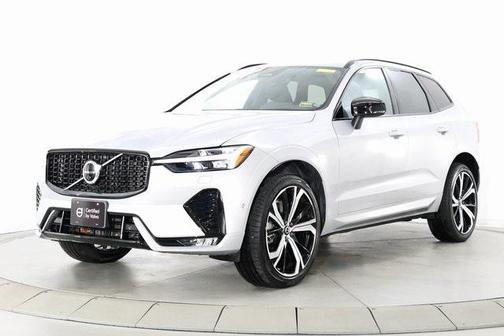 2022 Volvo XC60 B6 R-Design