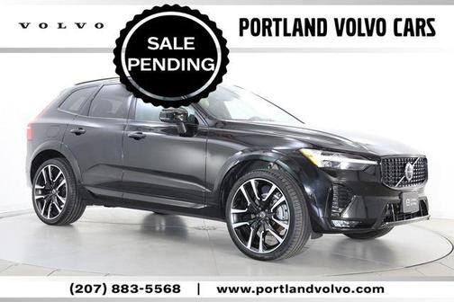 Onyx Black 2024 Volvo XC60 B5 Ultimate Dark Theme