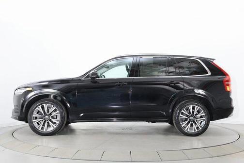 2022 Volvo XC90 T5 Momentum