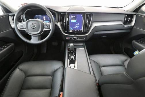 2025 Volvo XC60 B5 Core