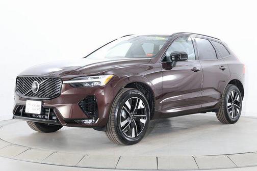 Mulberry Metallic 2026 Volvo XC60 B5 Plus