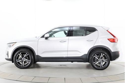 Silver Dawn Metallic 2025 Volvo XC40 B5 Core Bright Theme