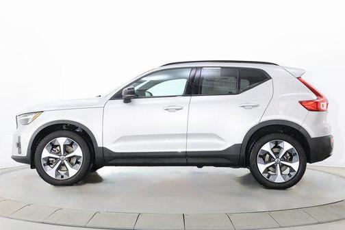 Silver Dawn Metallic 2025 Volvo XC40 B5 Plus Dark Theme