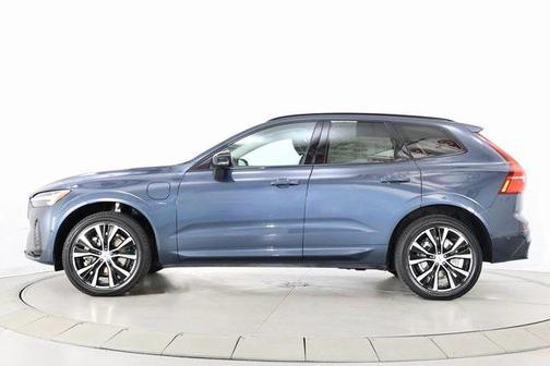 2023 Volvo XC60 Recharge Plug-In Hybrid T8 Plus Dark Theme