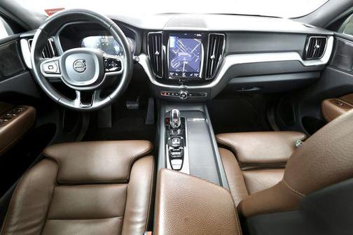 Ice White 2019 Volvo XC60 Recharge Plug-In Hybrid T8 Momentum
