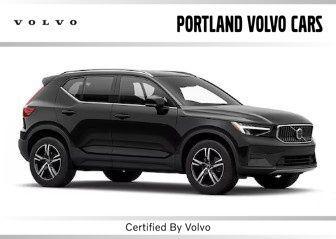 Onyx Black 2025 Volvo XC40 B5 Core Bright Theme