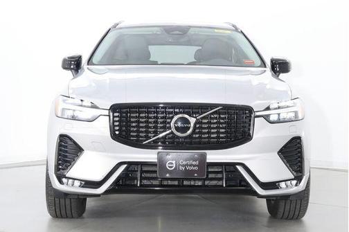 Silver Dawn Metallic 2025 Volvo XC60 B5 Core