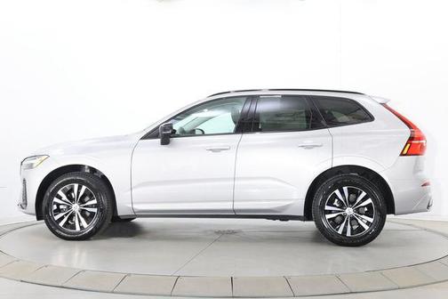 Silver Dawn Metallic 2025 Volvo XC60 B5 Core