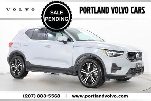 2025 Volvo XC40 B5 Core Bright Theme