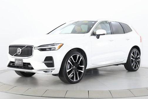 2023 Volvo XC60 B5 Ultimate Bright Theme