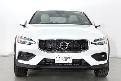 Crystal White Pearl 2026 Volvo V60 Cross Country Ultra, B5 AWD Gas (mild hybrid)