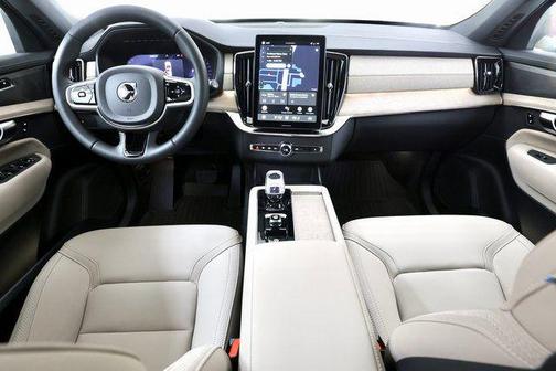 Crystal White Pearl 2026 Volvo XC90 Plus, B6 AWD Gas (mild hybrid), Gasoline, Bright, 7 Seats