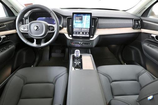 Bright Dusk 2027 Volvo XC90 Plus