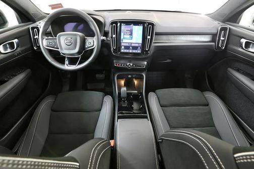 2023 Volvo C40 Recharge Pure Electric Twin Plus