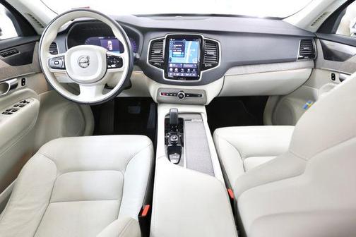 Onyx Black Metallic 2023 Volvo XC90 B6 Plus 6-Seater